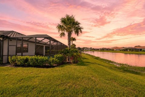 House in MAGNOLIA RANCH in Bradenton, Florida 3 bedrooms, 193.61 sq.m. № 2291502 - photo 7