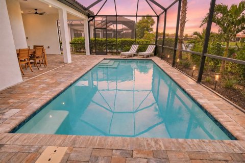 House in MAGNOLIA RANCH in Bradenton, Florida 3 bedrooms, 193.61 sq.m. № 2291502 - photo 4