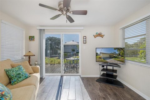 Villa ou maison à vendre à Holiday, Floride: 2 chambres, 97.27 m2 № 2120938 - photo 24