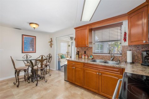 Villa ou maison à vendre à Holiday, Floride: 2 chambres, 97.27 m2 № 2120938 - photo 18