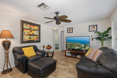 Villa ou maison à vendre à Holiday, Floride: 2 chambres, 97.27 m2 № 2120938 - photo 12