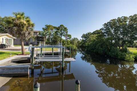Villa ou maison à vendre à Holiday, Floride: 2 chambres, 97.27 m2 № 2120938 - photo 8