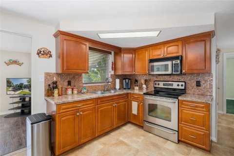 Villa ou maison à vendre à Holiday, Floride: 2 chambres, 97.27 m2 № 2120938 - photo 17