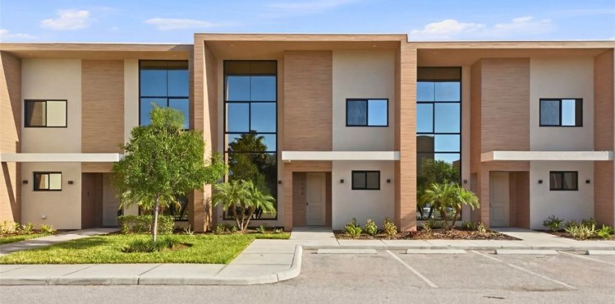 Townhouse in Kissimmee, Florida 3 bedrooms, 203.92 sq.m. № 2107009