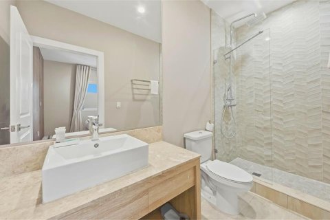 Townhouse in Kissimmee, Florida 3 bedrooms, 203.92 sq.m. № 2107009 - photo 24
