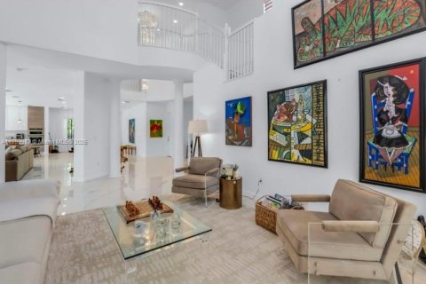 House in Cutler Bay, Florida 5 bedrooms, 468.88 sq.m. № 2012775 - photo 4
