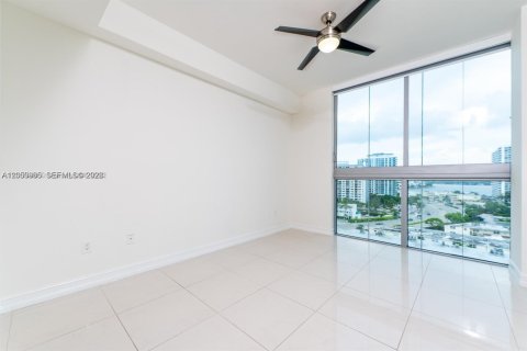 Condominio en alquiler en North Bay Village, Florida, 2 dormitorios, 162.86 m2 № 2248071 - foto 22