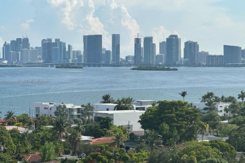 Condominio en alquiler en North Bay Village, Florida, 2 dormitorios, 162.86 m2 № 2248071 - foto 2