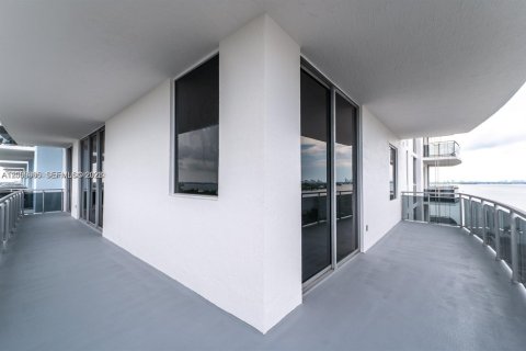Condominio en alquiler en North Bay Village, Florida, 2 dormitorios, 162.86 m2 № 2248071 - foto 5