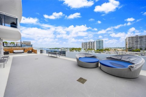 Condominio en alquiler en North Bay Village, Florida, 2 dormitorios, 162.86 m2 № 2248071 - foto 30