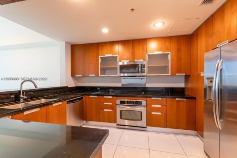 Condominio en alquiler en North Bay Village, Florida, 2 dormitorios, 162.86 m2 № 2248071 - foto 6