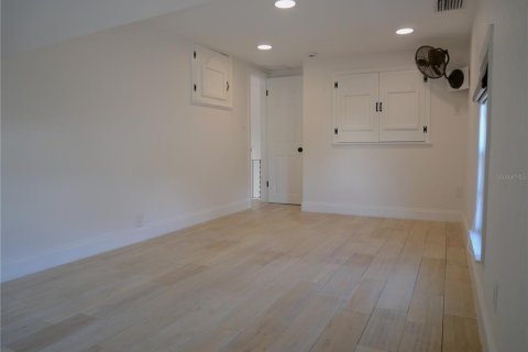 Casa en alquiler en Tampa, Florida, 2 dormitorios, 85.47 m2 № 1915642 - foto 21