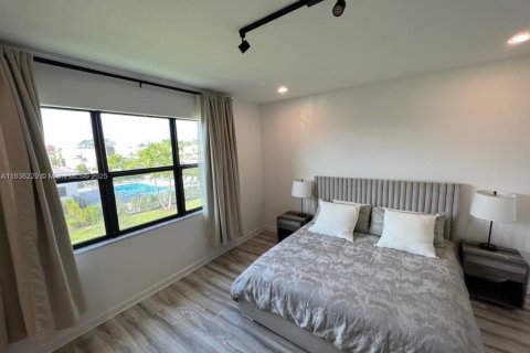 Touwnhouse à vendre à Lake Worth, Floride: 3 chambres, 215.25 m2 № 1936584 - photo 10