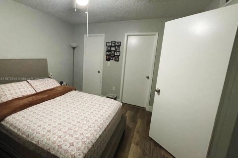 Condo in Miami, Florida, 2 bedrooms  № 1923696 - photo 10