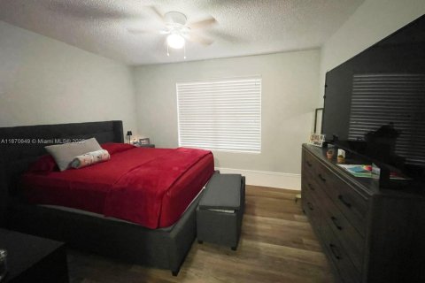 Condo in Miami, Florida, 2 bedrooms  № 1923696 - photo 15
