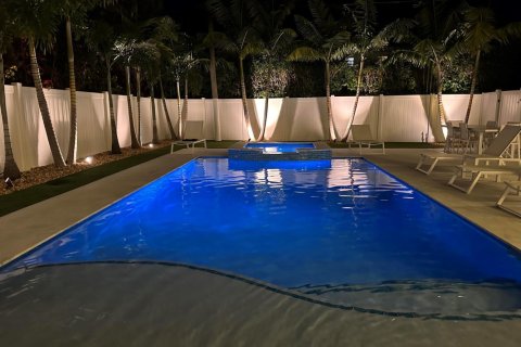 Propiedad comercial en alquiler en Palm Beach Shores, Florida, 1 dormitorio, 37.16 m2 № 827727 - foto 1