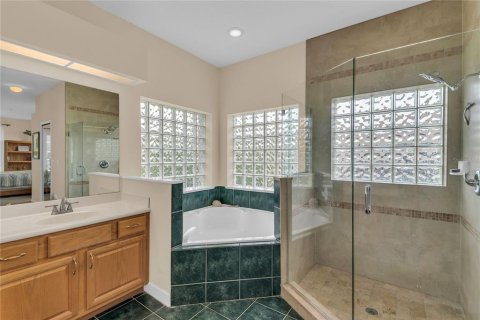 House in Orlando, Florida 5 bedrooms, 266.82 sq.m. № 2206674 - photo 25