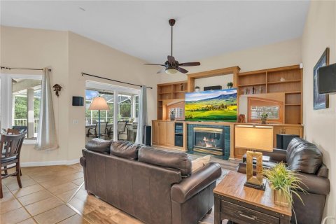 House in Orlando, Florida 5 bedrooms, 266.82 sq.m. № 2206674 - photo 14