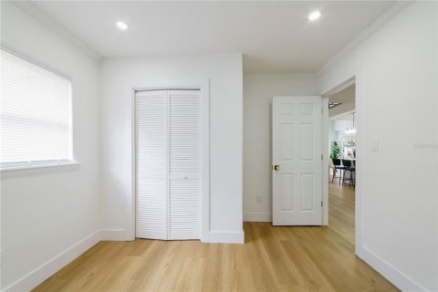 House in Palm Harbor, Florida 4 bedrooms, 168.71 sq.m. № 2206955 - photo 9