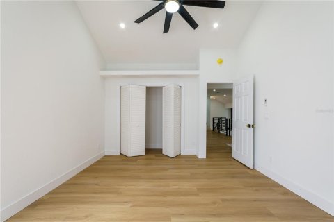 House in Palm Harbor, Florida 4 bedrooms, 168.71 sq.m. № 2206955 - photo 29