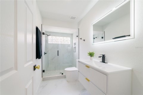 House in Palm Harbor, Florida 4 bedrooms, 168.71 sq.m. № 2206955 - photo 11
