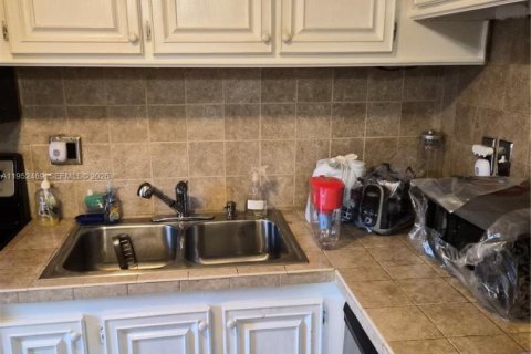 Купить кондоминиум в Санрайз, Флорида 2 спальни, 95.69м2, № 2090512 - фото 10