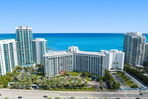 Condominio en venta en Bal Harbour, Florida, 2 dormitorios, 98.1 m2 № 2008707 - foto 30