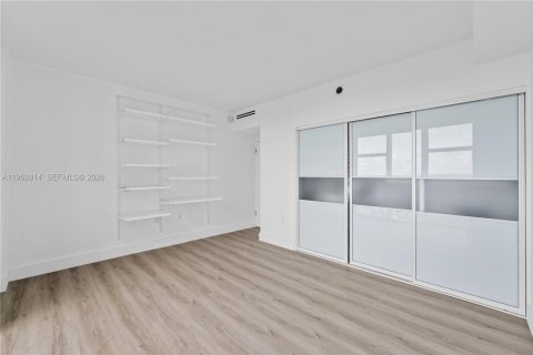 Condominio en venta en Bal Harbour, Florida, 2 dormitorios, 98.1 m2 № 2008707 - foto 23