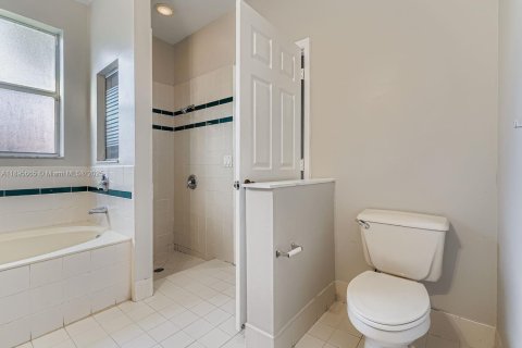 Купить виллу или дом в Пемброк-Пайнс, Флорида 5 комнат, 200.02м2, № 1949771 - фото 24