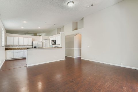 Купить виллу или дом в Пемброк-Пайнс, Флорида 5 комнат, 200.02м2, № 1949771 - фото 8