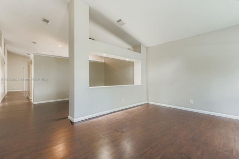 Купить виллу или дом в Пемброк-Пайнс, Флорида 5 комнат, 200.02м2, № 1949771 - фото 19