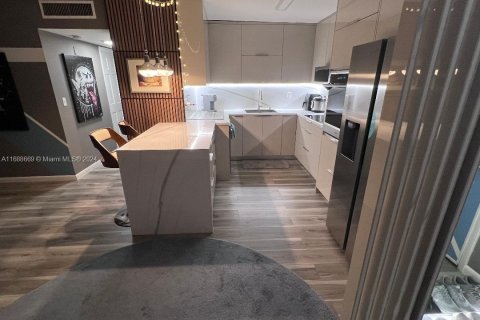 Кондоминиум с 1 спальней в Халландейл-Бич, Флорида № 2039941