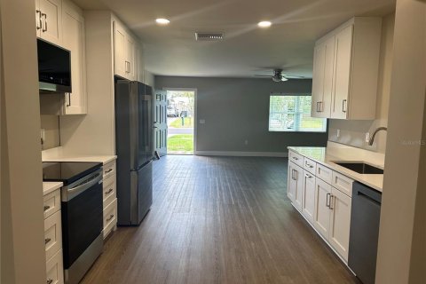 House in Clearwater, Florida 4 bedrooms, 186.18 sq.m. № 1681280 - photo 9