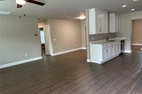 House in Clearwater, Florida 4 bedrooms, 186.18 sq.m. № 1681280 - photo 8