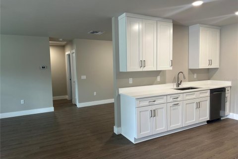 House in Clearwater, Florida 4 bedrooms, 186.18 sq.m. № 1681280 - photo 17