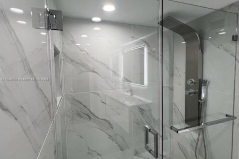 Condo in Miami, Florida, 1 bedroom  № 2180242 - photo 21