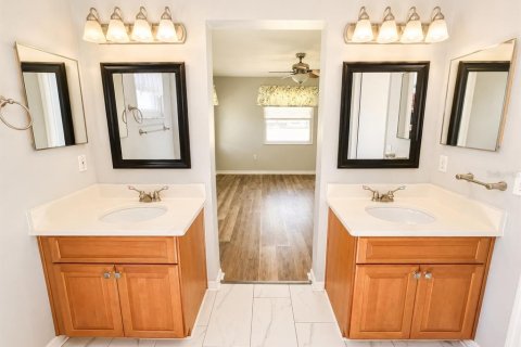 Casa en venta en Lakeland, Florida, 2 dormitorios, 142.14 m2 № 2221863 - foto 18