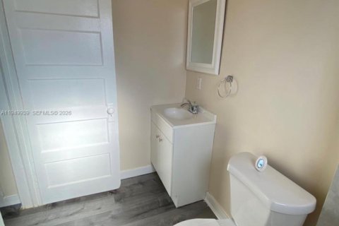 Снять в аренду виллу или дом в Майами, Флорида 1 спальня, 318м2, № 2005602 - фото 9