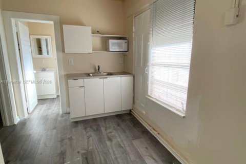 Снять в аренду виллу или дом в Майами, Флорида 1 спальня, 318м2, № 2005602 - фото 11