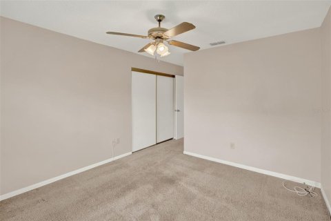 Condo in New Port Richey, Florida, 2 bedrooms  № 1689755 - photo 11