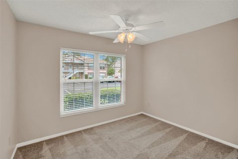 Condo in New Port Richey, Florida, 2 bedrooms  № 1689755 - photo 17