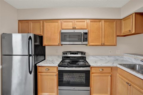 Condo in New Port Richey, Florida, 2 bedrooms  № 1689755 - photo 4