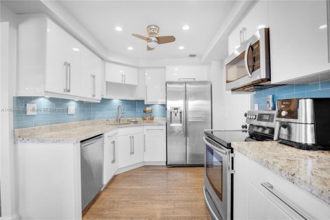 Copropriété à vendre à Fort Lauderdale, Floride: 2 chambres, 158.49 m2 № 1947441 - photo 14