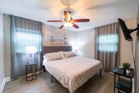 Casa en alquiler en Tampa, Florida, 3 dormitorios, 93.65 m2 № 1906500 - foto 12