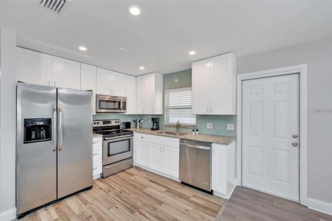 Casa en alquiler en Tampa, Florida, 3 dormitorios, 93.65 m2 № 1906500 - foto 10