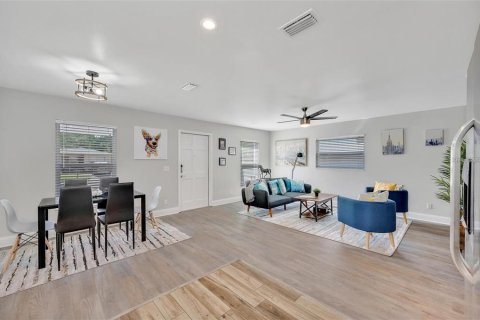 Casa en alquiler en Tampa, Florida, 3 dormitorios, 93.65 m2 № 1906500 - foto 8