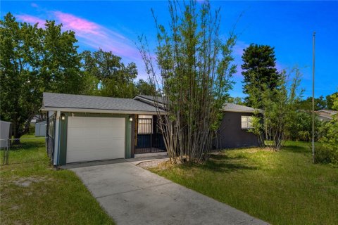 House in DeBary, Florida 2 bedrooms, 106.47 sq.m. № 1778477 - photo 1