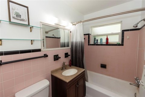 House in DeBary, Florida 2 bedrooms, 106.47 sq.m. № 1778477 - photo 17