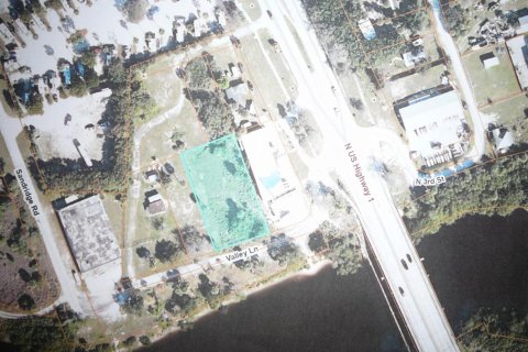 Commercial property in St. Lucie, Florida № 2194423