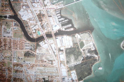 Commercial property in St. Lucie, Florida № 2194423 - photo 3